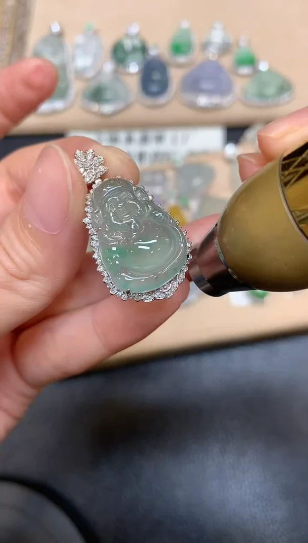 【闪购商品】翡翠颈饰18K金镶嵌财神【无服务费