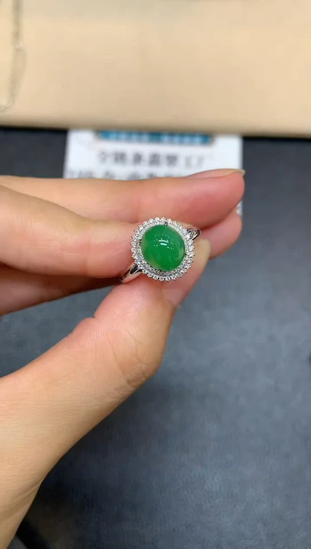 18K金镶嵌戒指翡翠蛋面【无服务费