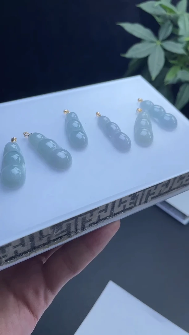 翡翠18K金镶嵌颈饰G012V0128089-多样性发一