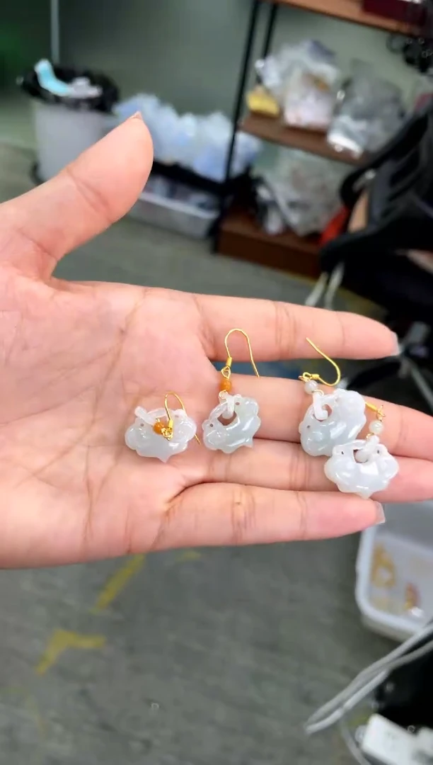 翡翠银S925镶嵌耳饰祥云多样性发货发一件