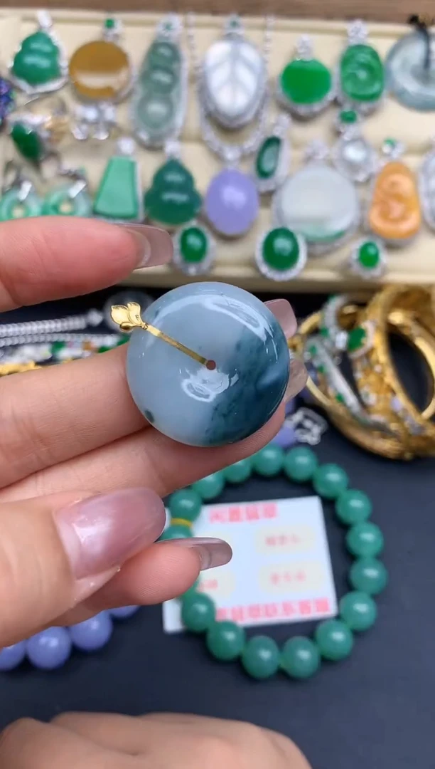 颈饰18K金镶嵌翡翠23-中国好珍宝