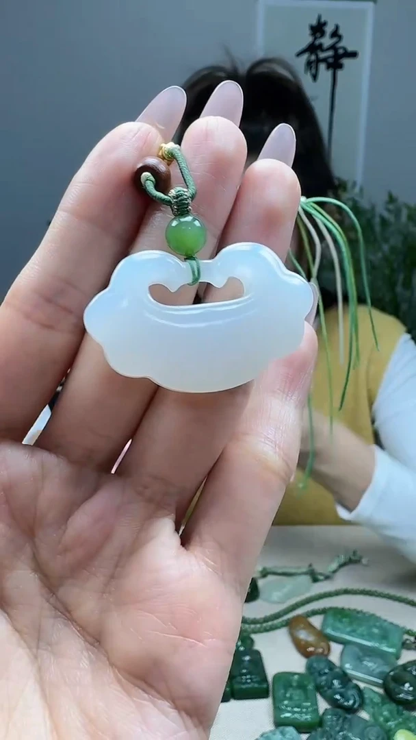 未镶嵌和田玉挂件1