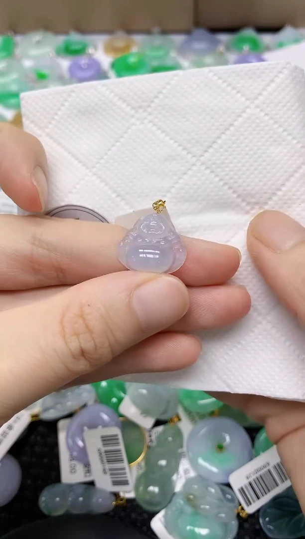 翡翠18K金镶嵌颈饰11111111