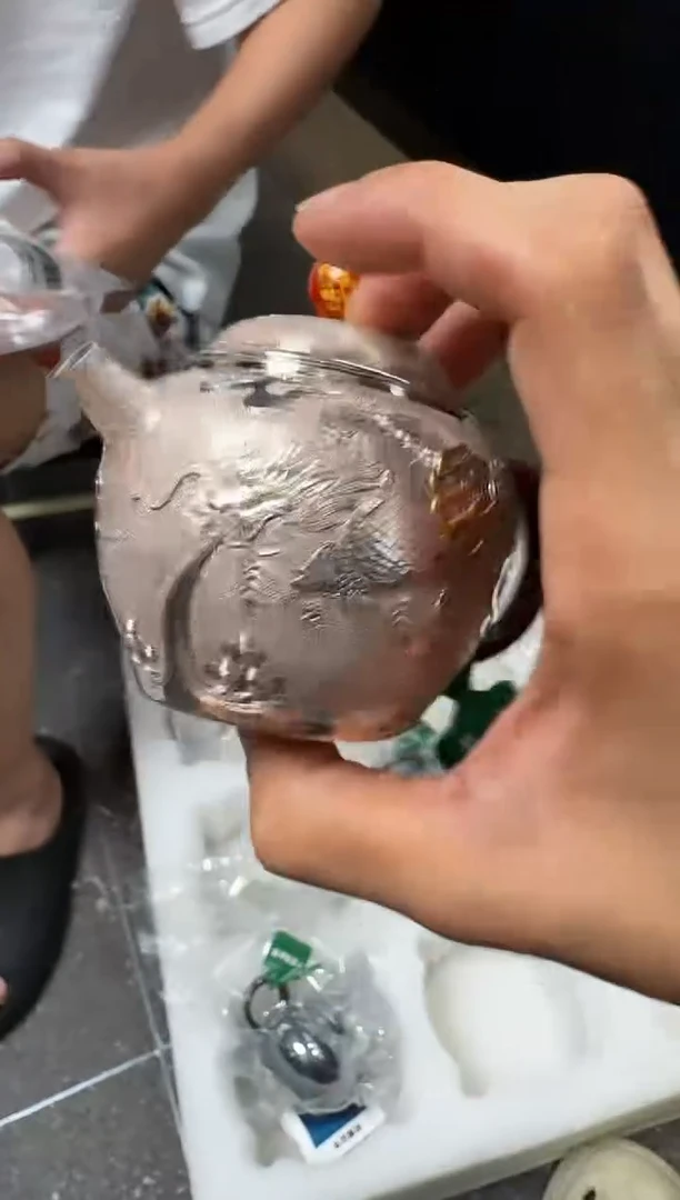 -呆坐 大漆嵌金錾刻龙凤呈祥 龙珠壶