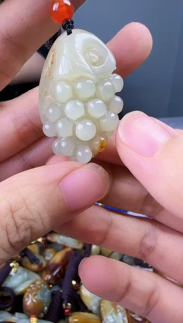 和田玉未镶嵌颈饰1