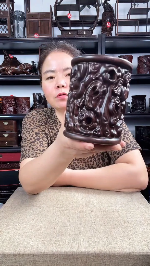 木寿桃笔筒老李红木工艺品