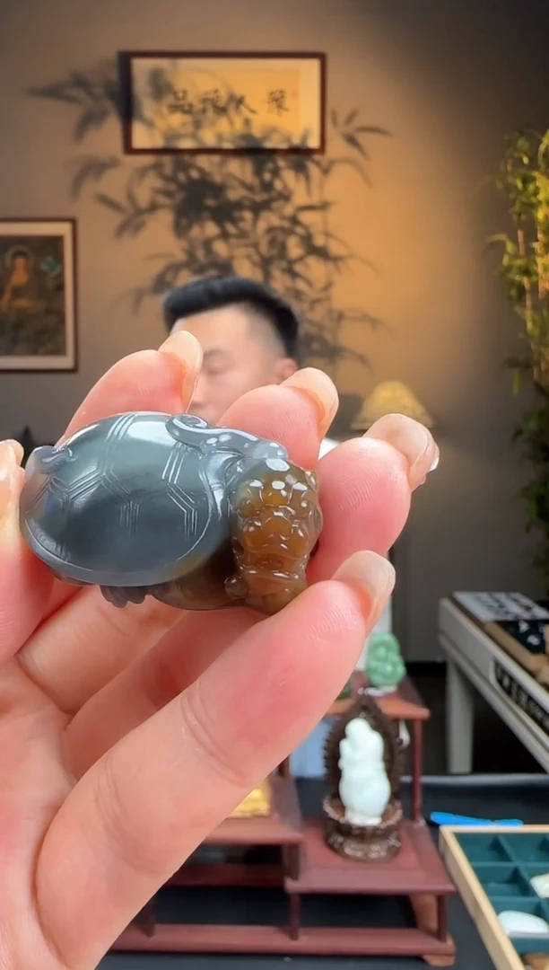 未镶嵌和田玉挂件楼兰三彩俏色龙龟g73