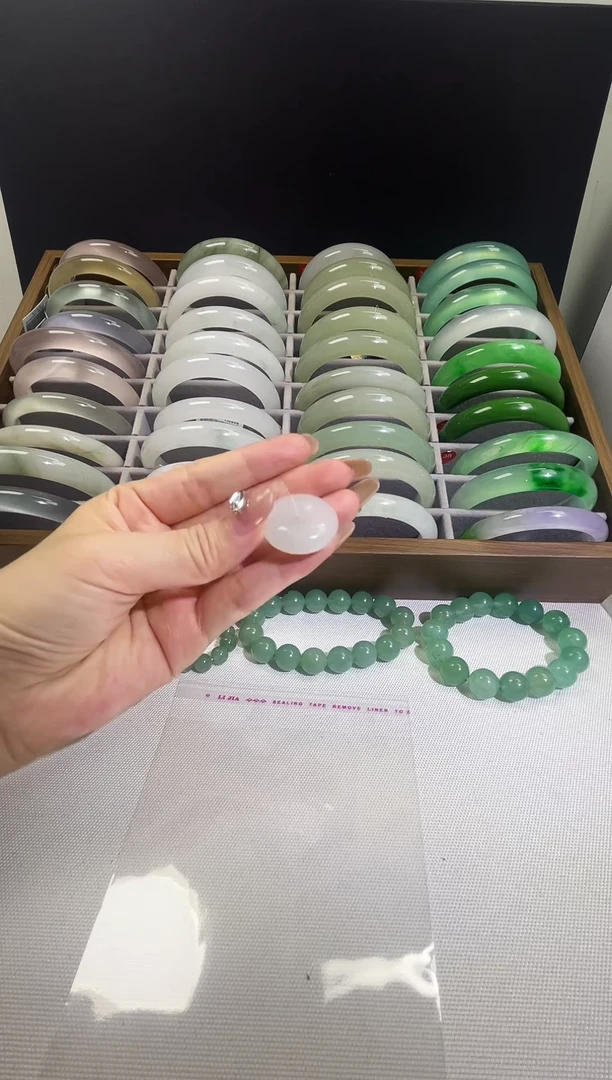 灵动飘花高货毕业款天山翠吊坠