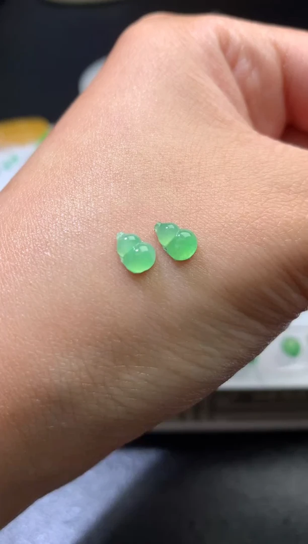 未镶嵌定制翡翠毛货 6.6-4.6-2.4