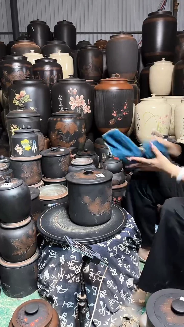罐瑕疵茶叶罐 荷花小八饼  089
