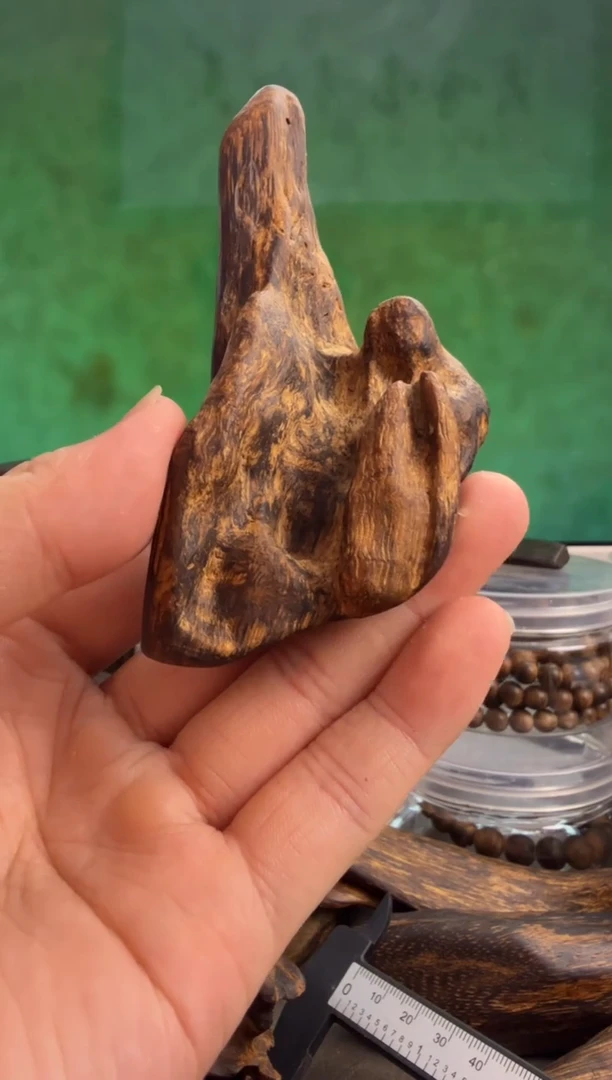 沉香手把件达拉干多样性发一