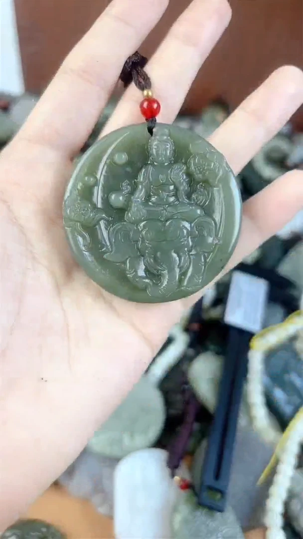 和田玉未镶嵌颈饰1