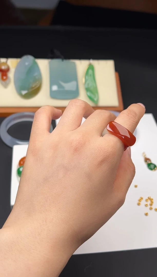 未镶嵌戒指翡翠