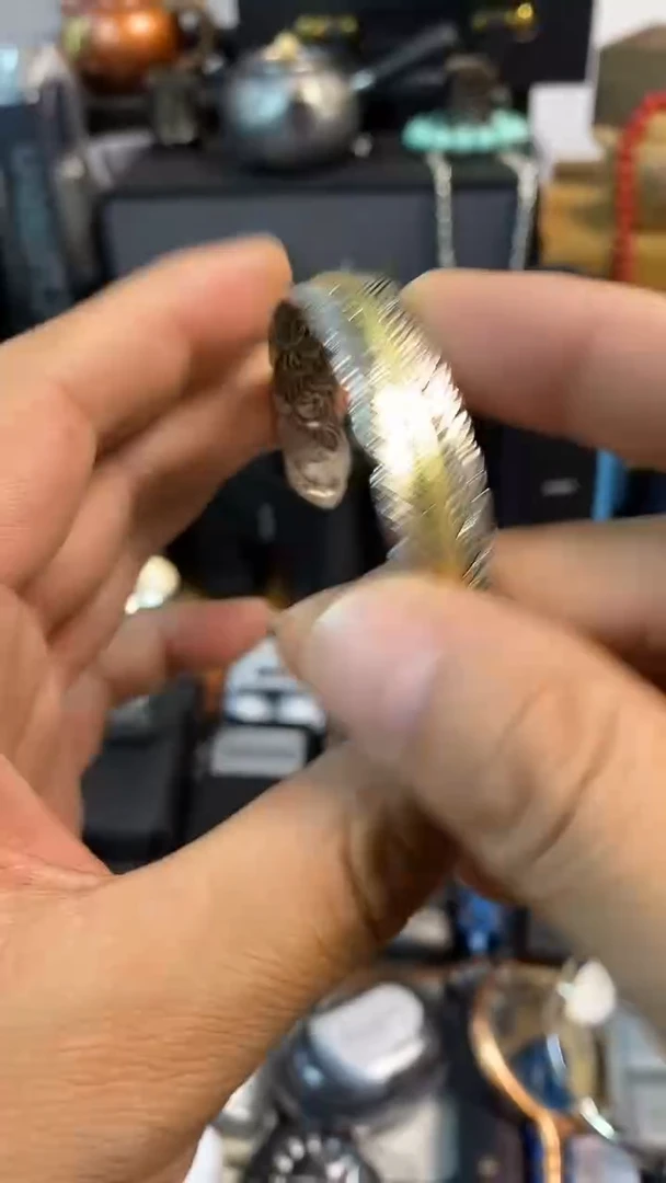 瓷片闪购商品，如图所示