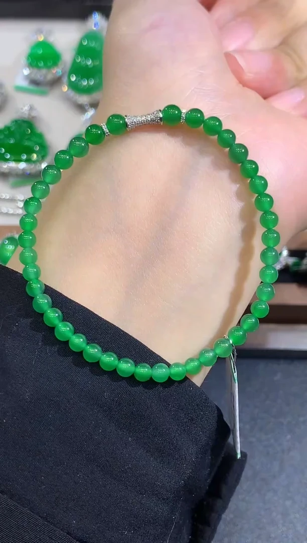 18K金镶嵌手链翡翠多样性发其一