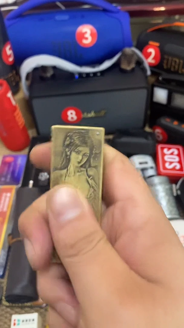 瓷片闪购商品 如图所示