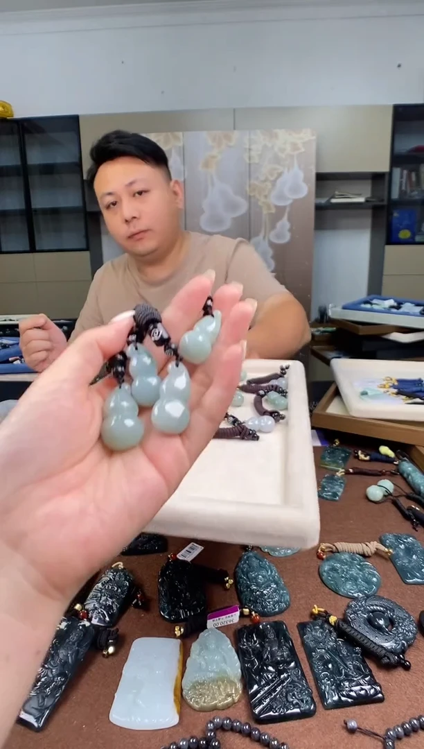 颈饰未镶嵌翡翠多样性发其一