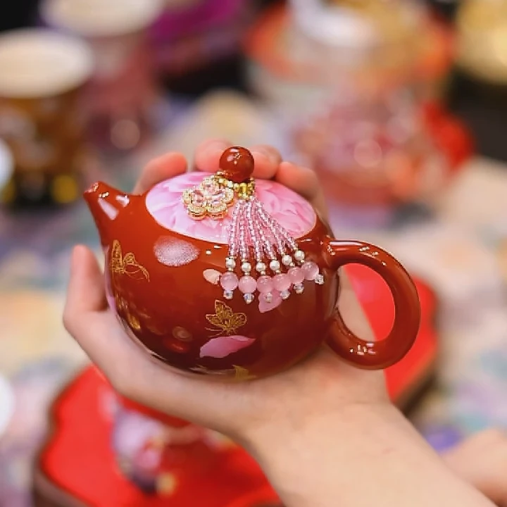 LX0387 灵玺-红地牡丹小壶