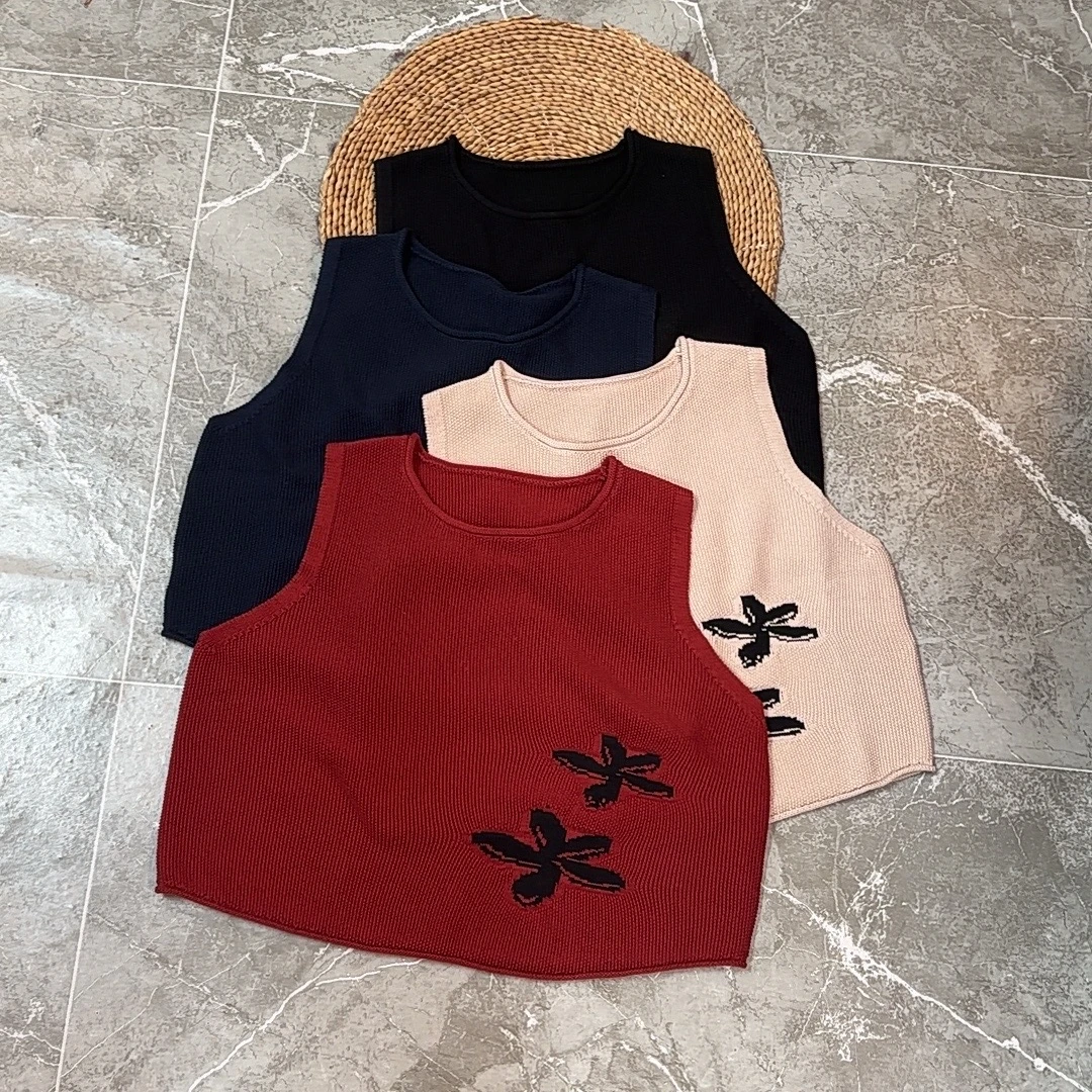 2506定制花朵休闲宽松棉线马甲  衣长50左右。胸围115左右