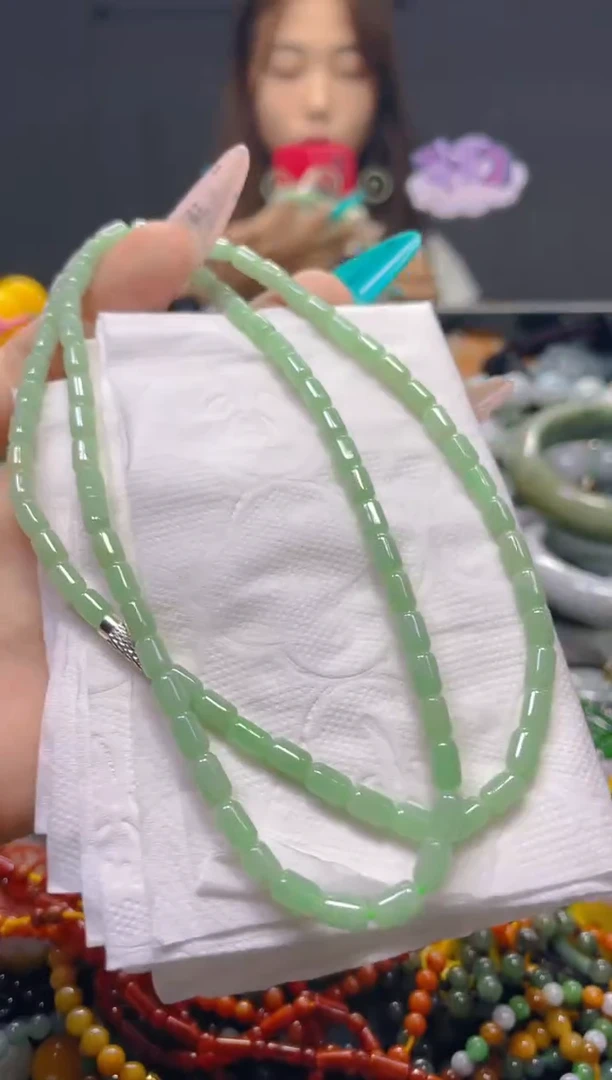 翡翠未镶嵌颈饰5MM/T/翡翠A货，一件也是批发价