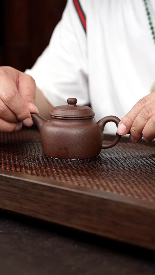 茶壶紫砂紫泥剑流德中