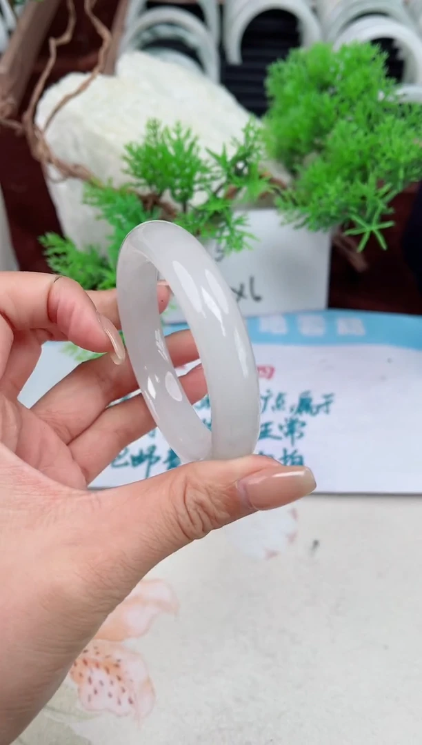 【闪购商品】石英质玉手镯未镶嵌501