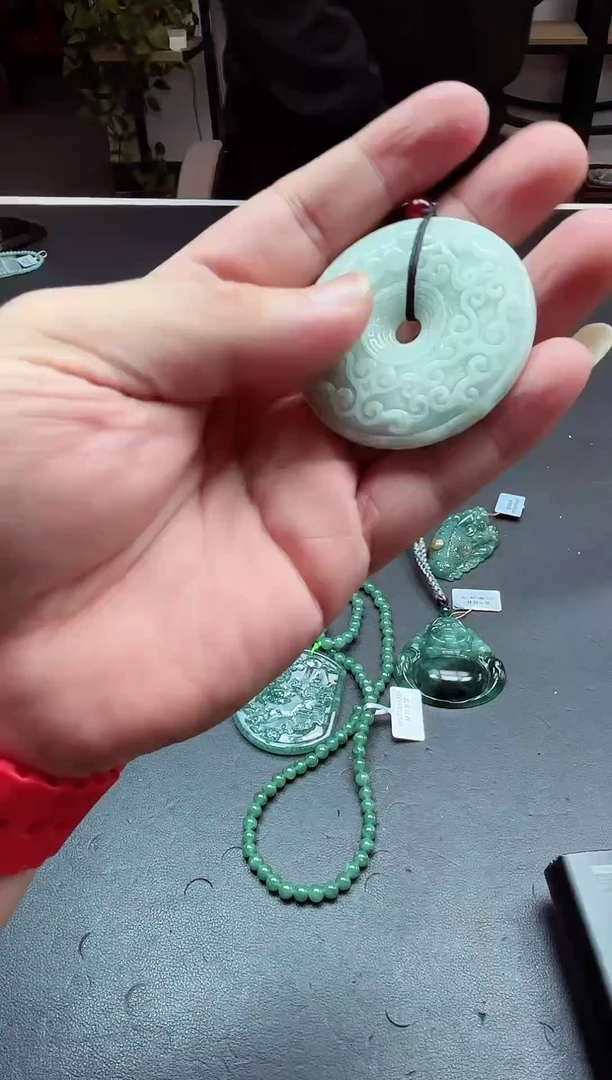 颈饰未镶嵌翡翠天然A货翡翠