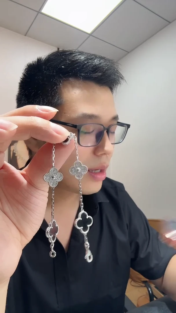 手链18K金镶嵌钻石用****6熊猫手链GHJ