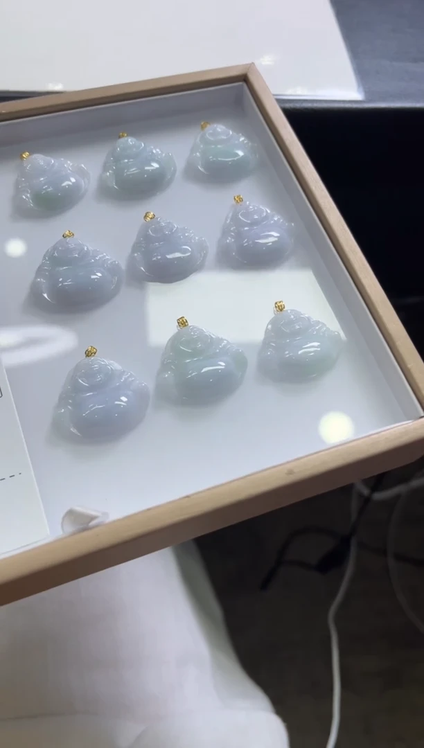 颈饰18K金镶嵌翡翠V81 /多样性发一件/