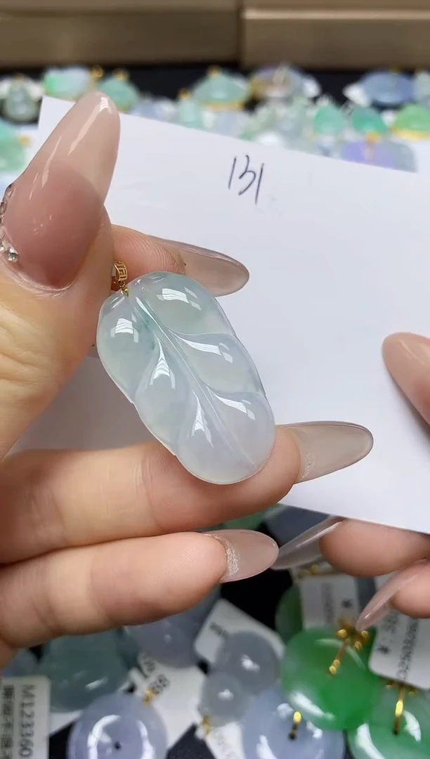 翡翠18K金镶嵌颈饰天然翡翠A货