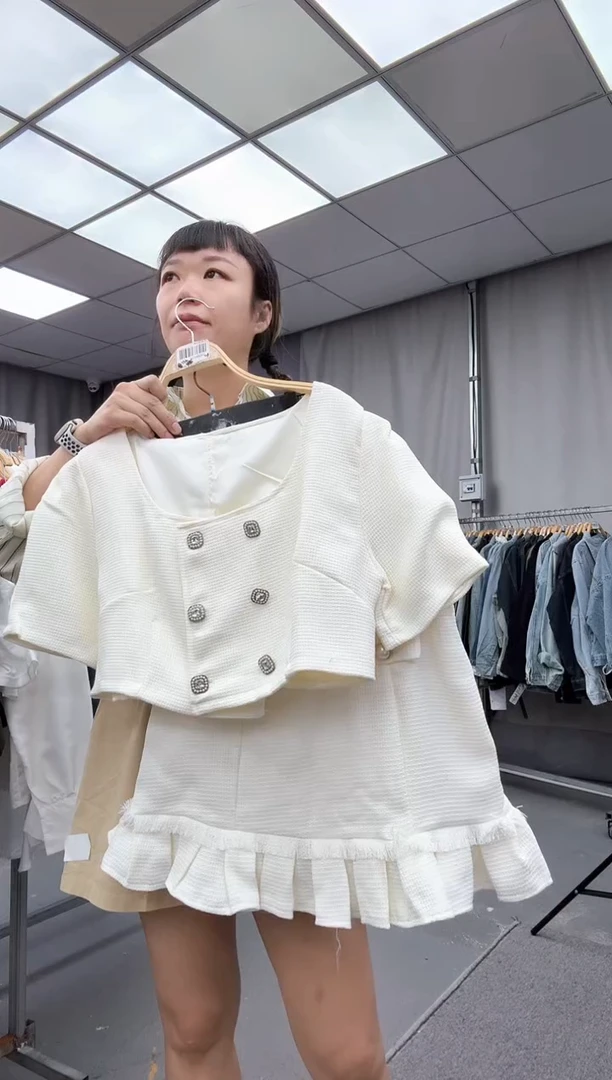 M大哥家漂亮衣服漂亮颜色