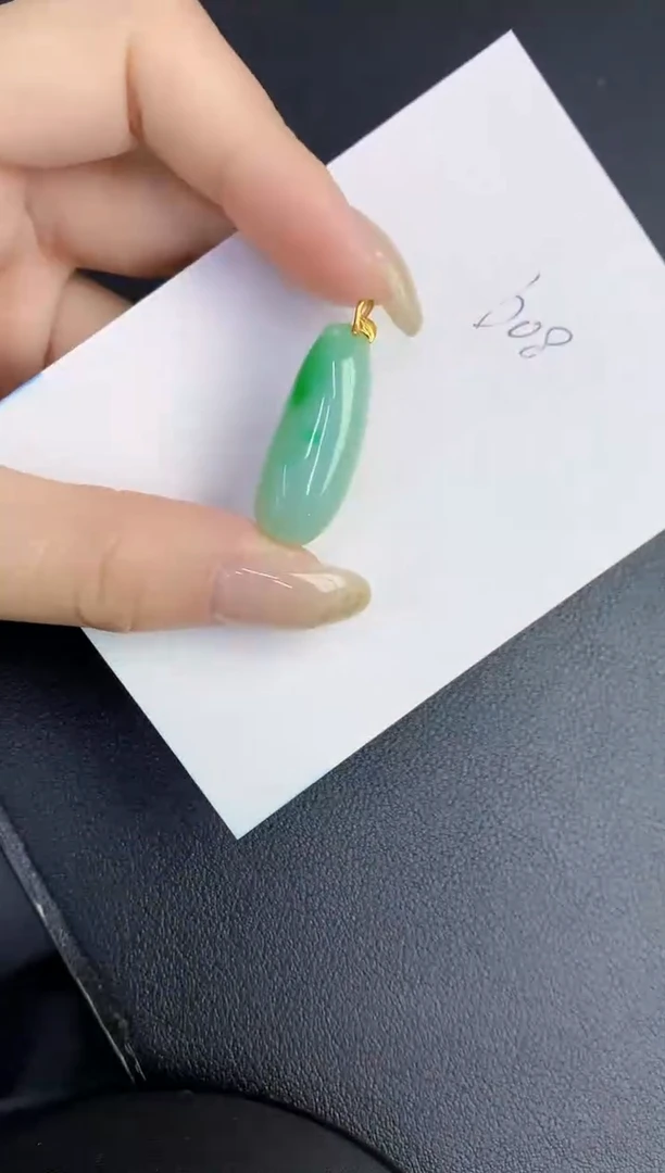 翡翠18K金镶嵌颈饰缅甸天然翡翠A货