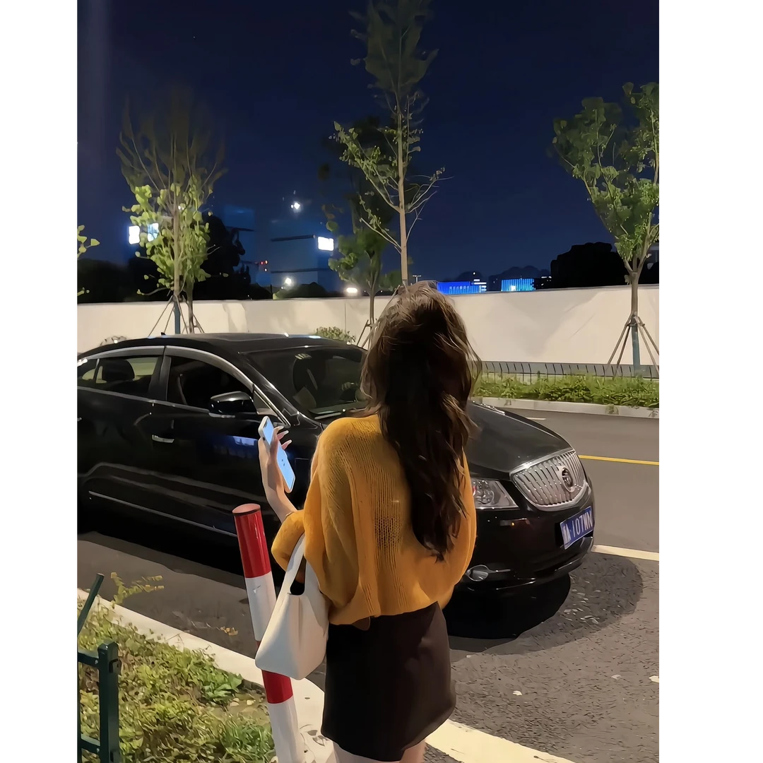 2025秋季新款纯欲气质韩系慵懒针织毛衣显瘦短裙两件套装