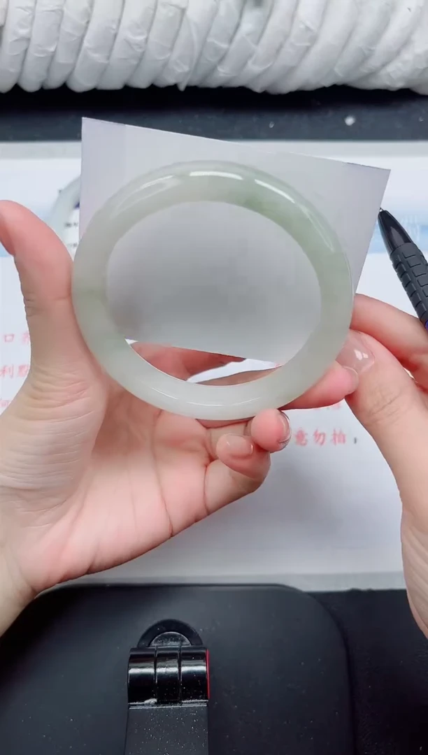 【闪购商品】石英质玉手镯未镶嵌165#61.8