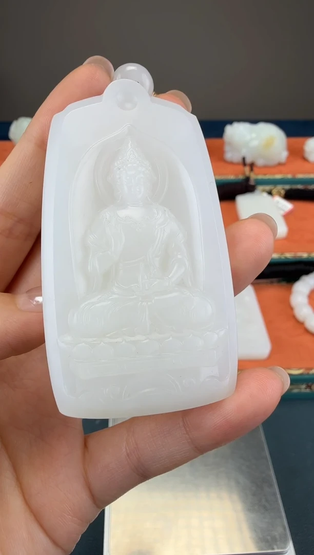 颈饰未镶嵌和田玉1