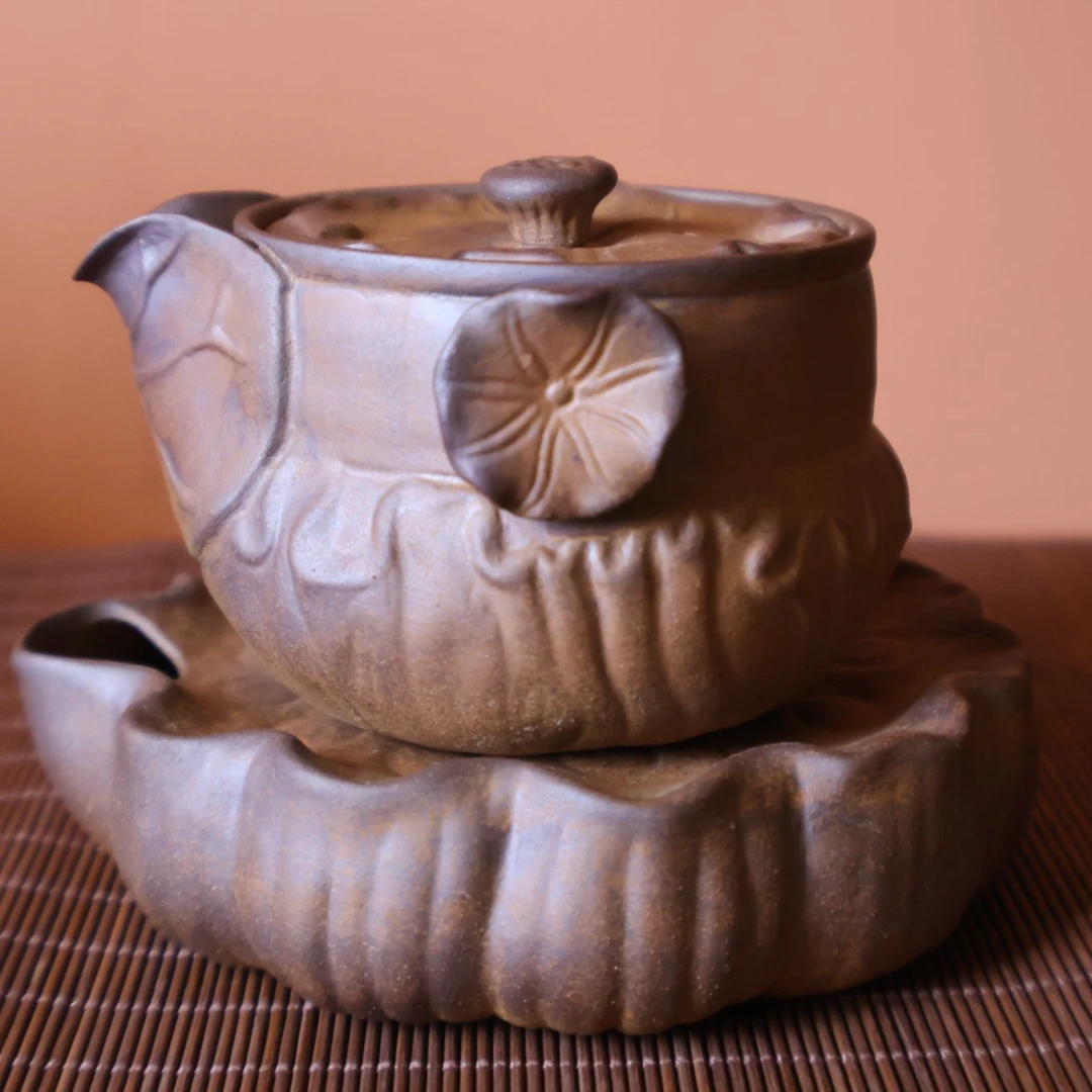原矿火山老岩泥荷花手抓壶带壶盘C020