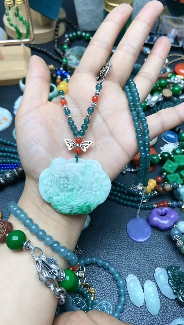 翡翠未镶嵌颈饰A09DFGFGDSF