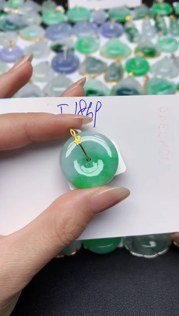 颈饰18K金镶嵌翡翠天然缅甸A货翡翠百元以上9元证书费自理