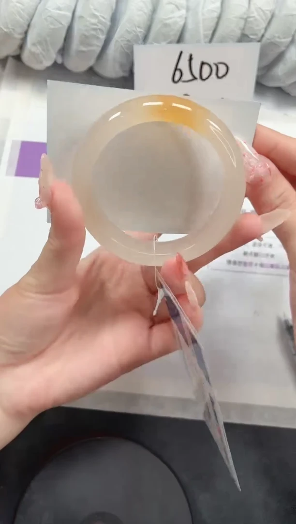 石英质玉手镯未镶嵌32-56.4黄龙