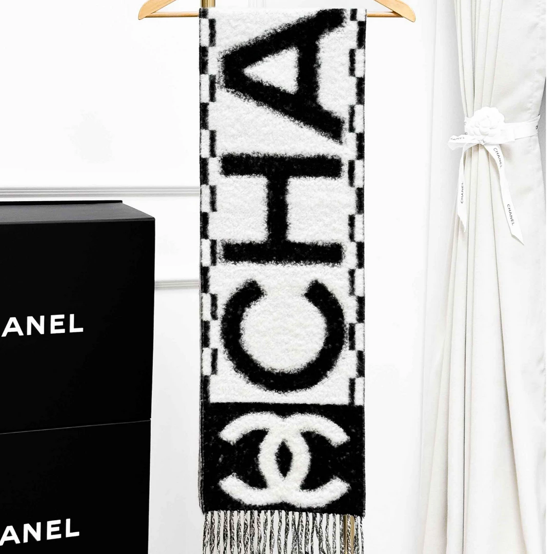 99新 Chanel/香奈儿 白色拼黑色 字母 双C 流苏 围巾