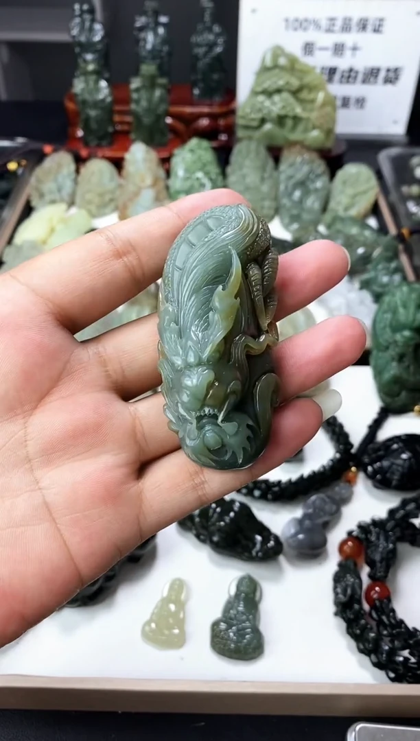 颈饰未镶嵌和田玉1