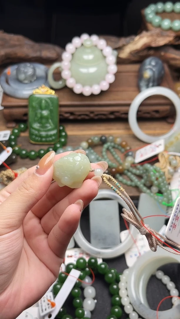 吊坠(不含链)未镶嵌和田玉且末迪克兰 金蟾9013500