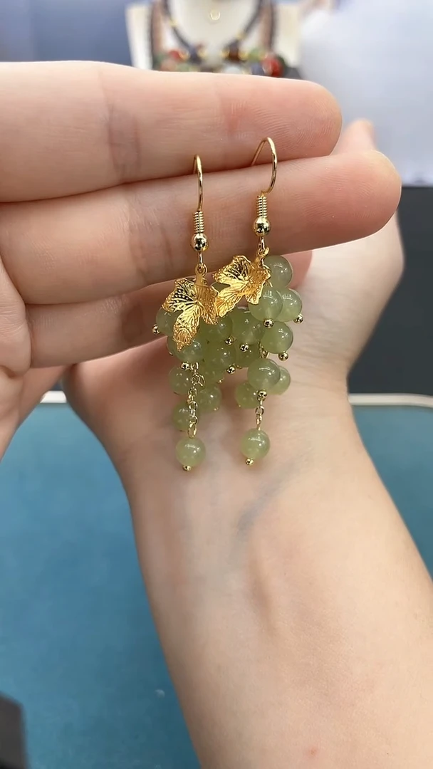 和田玉14K金镶嵌耳饰晴水葡萄