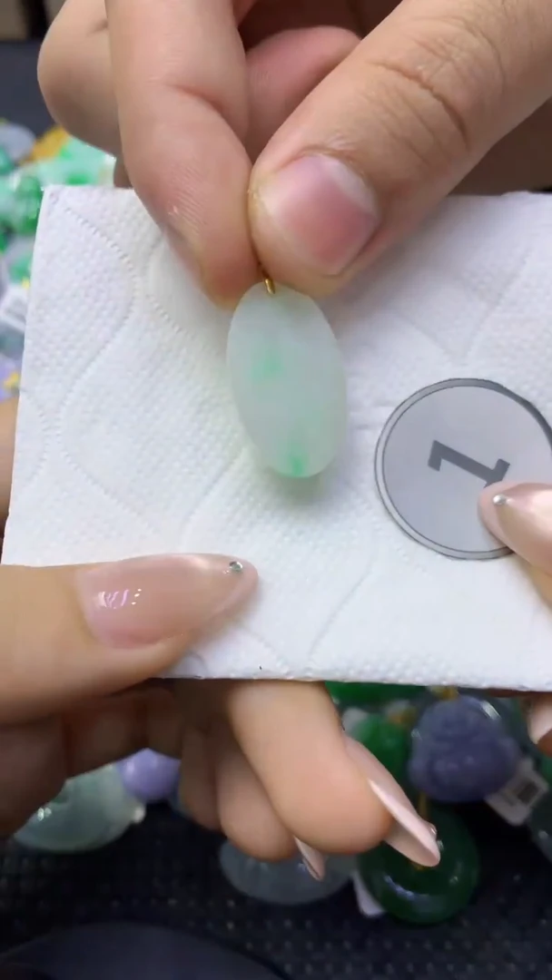 颈饰未镶嵌翡翠天然缅甸翡翠A货