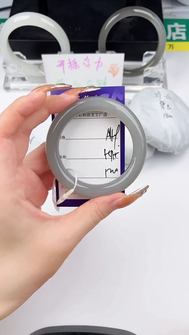 和田玉手镯未镶嵌49颜色微差无瑕