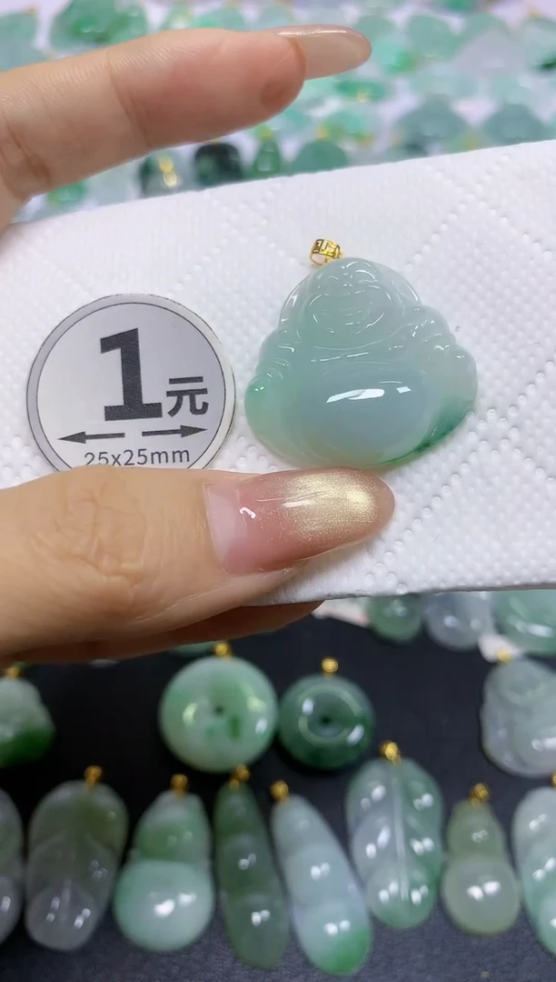 颈饰18K金镶嵌翡翠天然翡翠A货