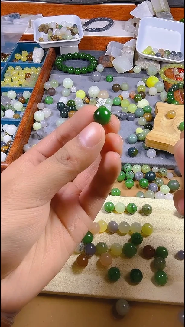 未镶嵌手链和田玉卡12俄罗斯碧玉散珠有老红皮