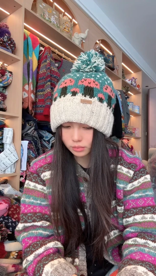 羊毛白绿翻遍蘑菇帽