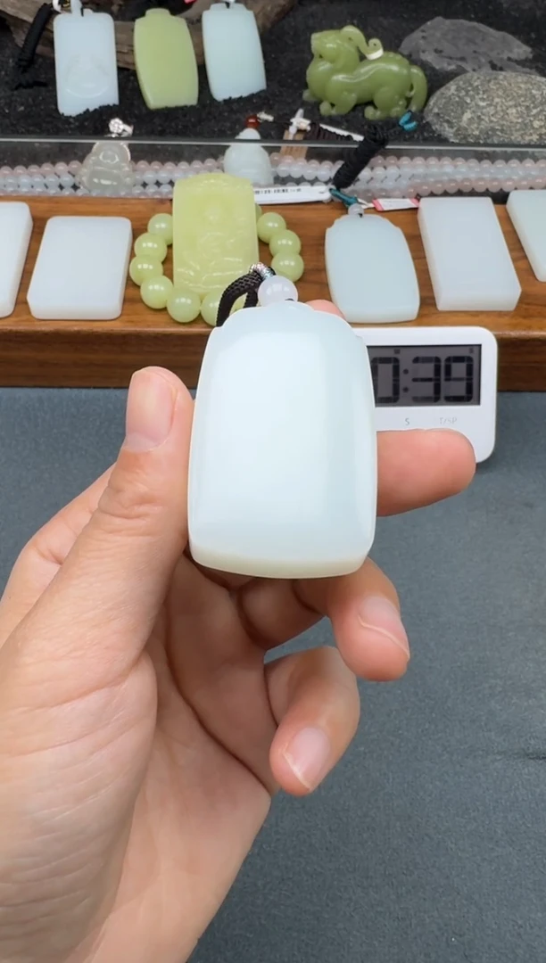 颈饰未镶嵌和田玉2