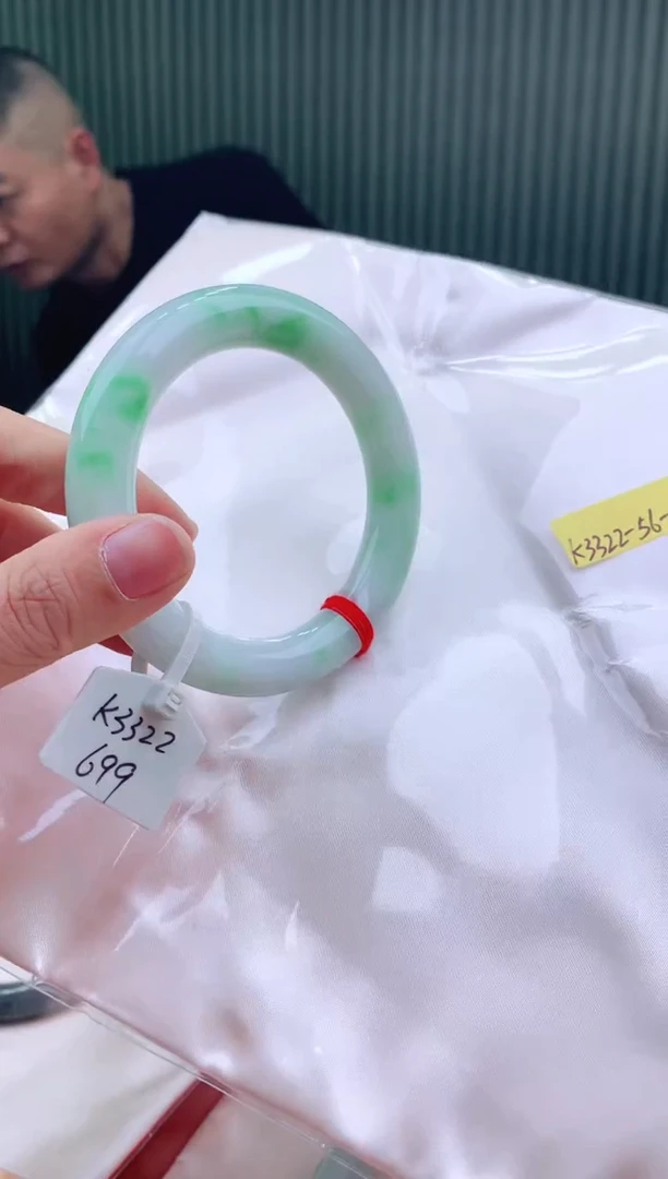 未镶嵌手镯翡翠56